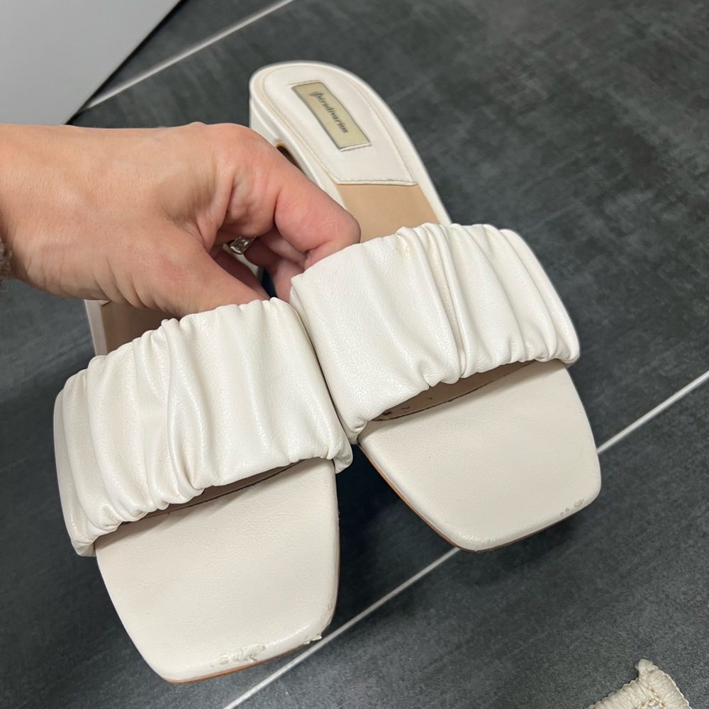 Stradivarius white block heel sandal size 7 - Picture 3 of 5